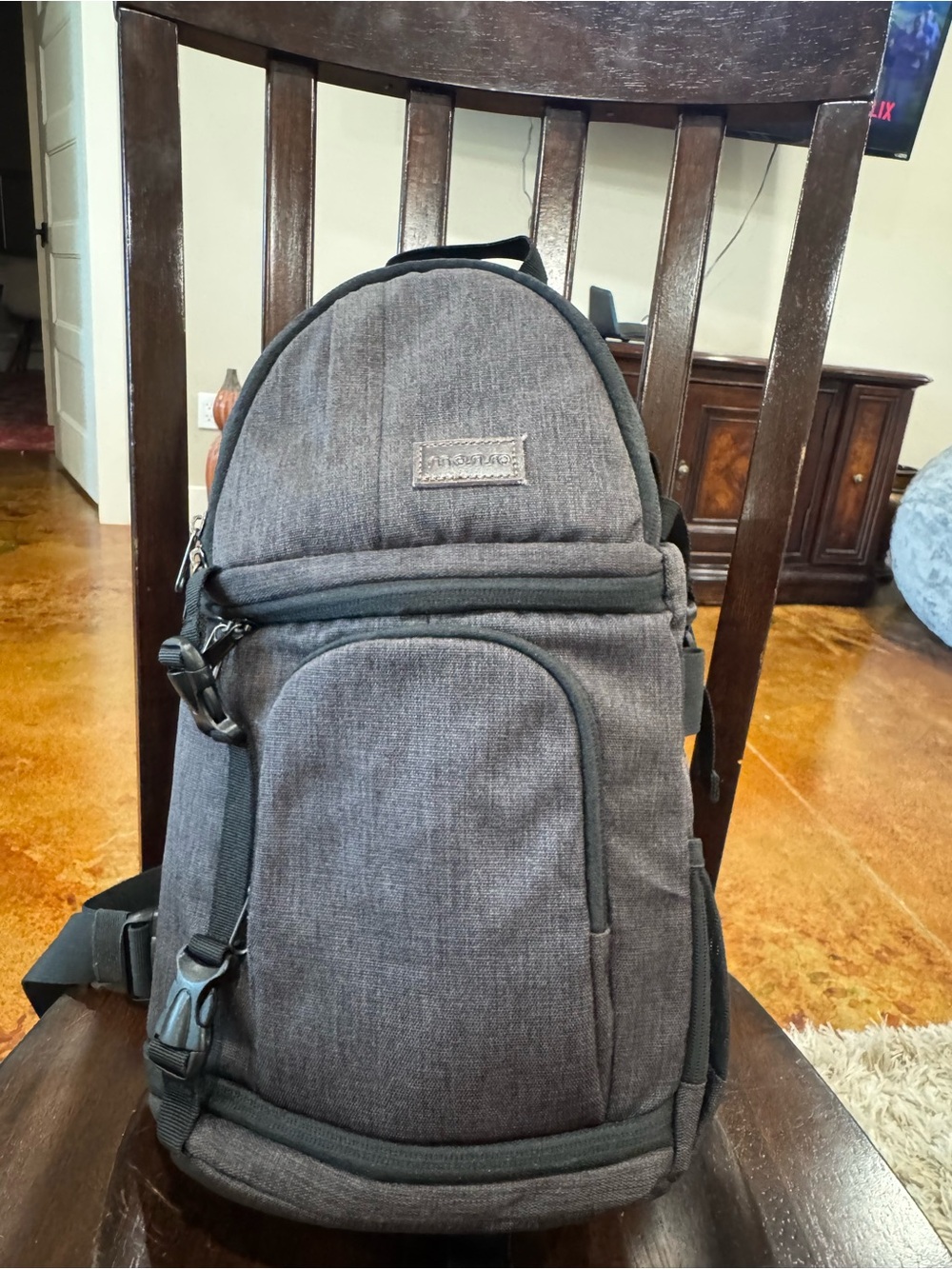 MOSISO Insulated Men's Gray Sling Backpack - Compact Everyday Bag